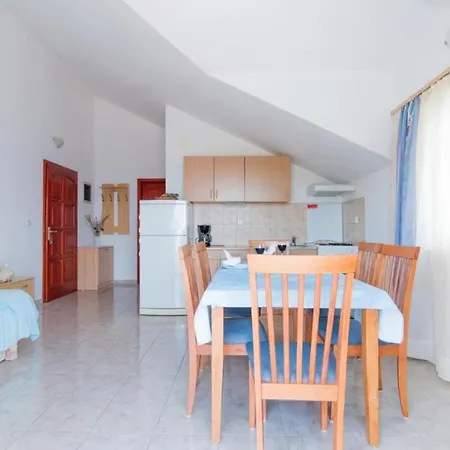 Апартаменты Ana & Bogdan - One Bedroom With Terrace And Sea View *