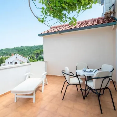 Апартаменты Ana & Bogdan - One Bedroom With Terrace And Sea View *
